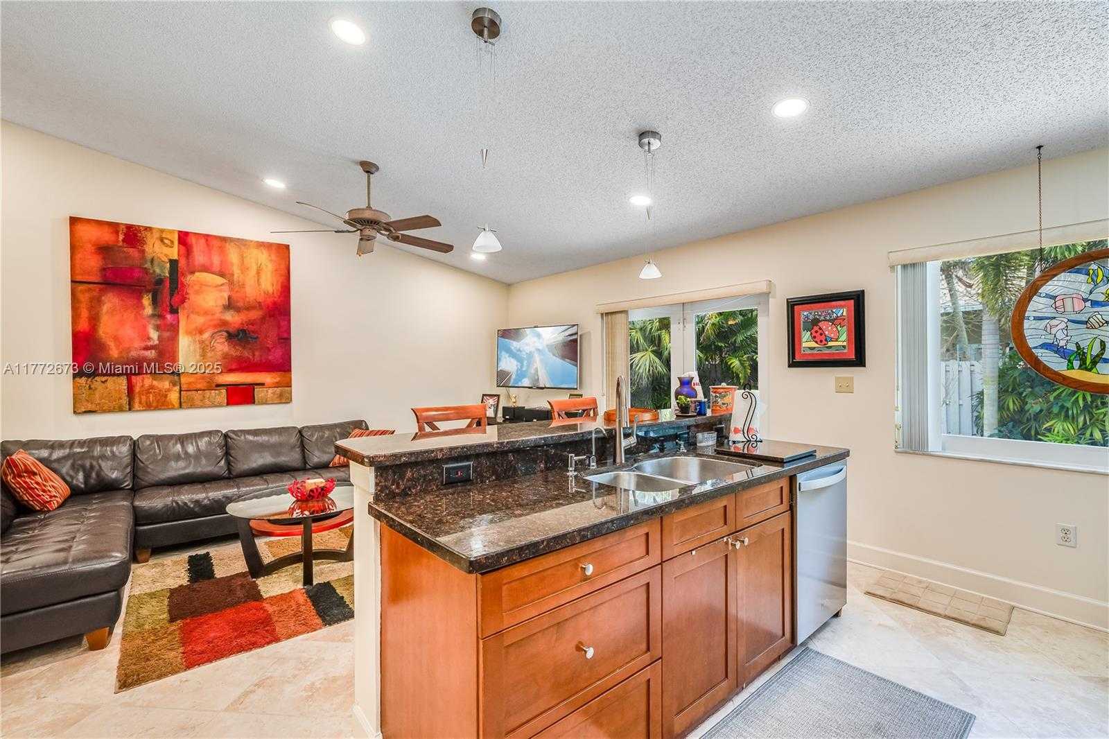Small Image of 940 BLUE RIDGE WAY, Davie Number 11