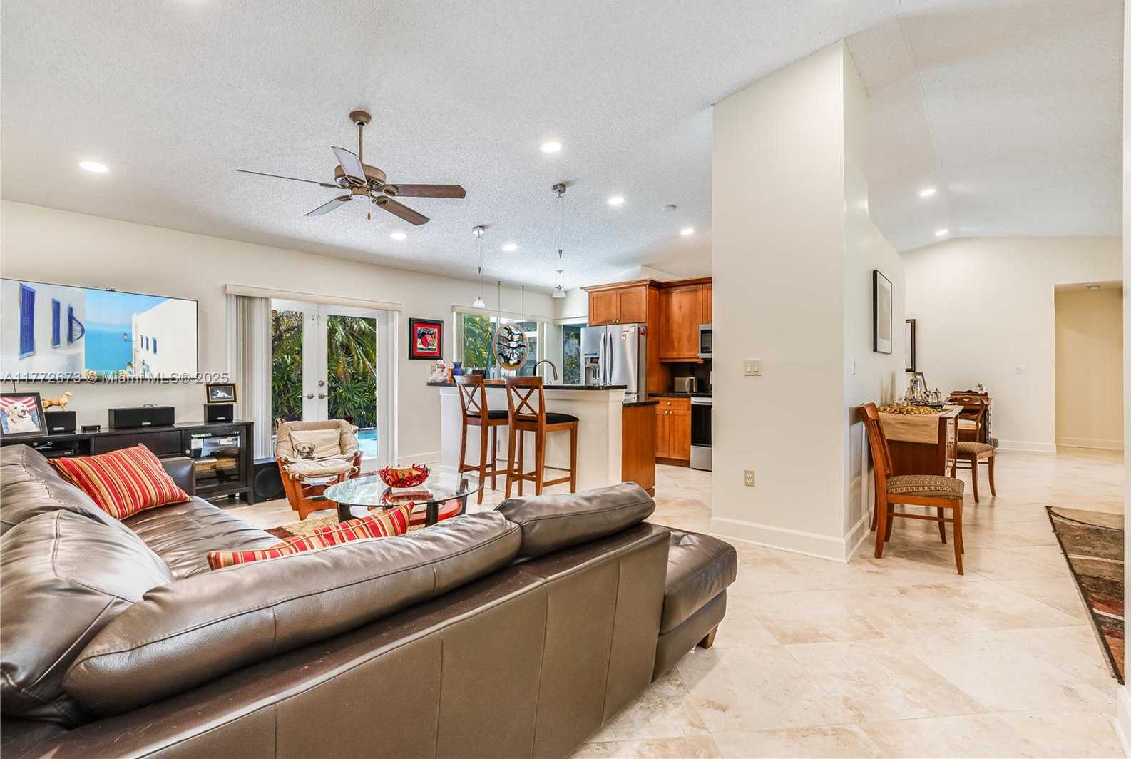Small Image of 940 BLUE RIDGE WAY, Davie Number 14
