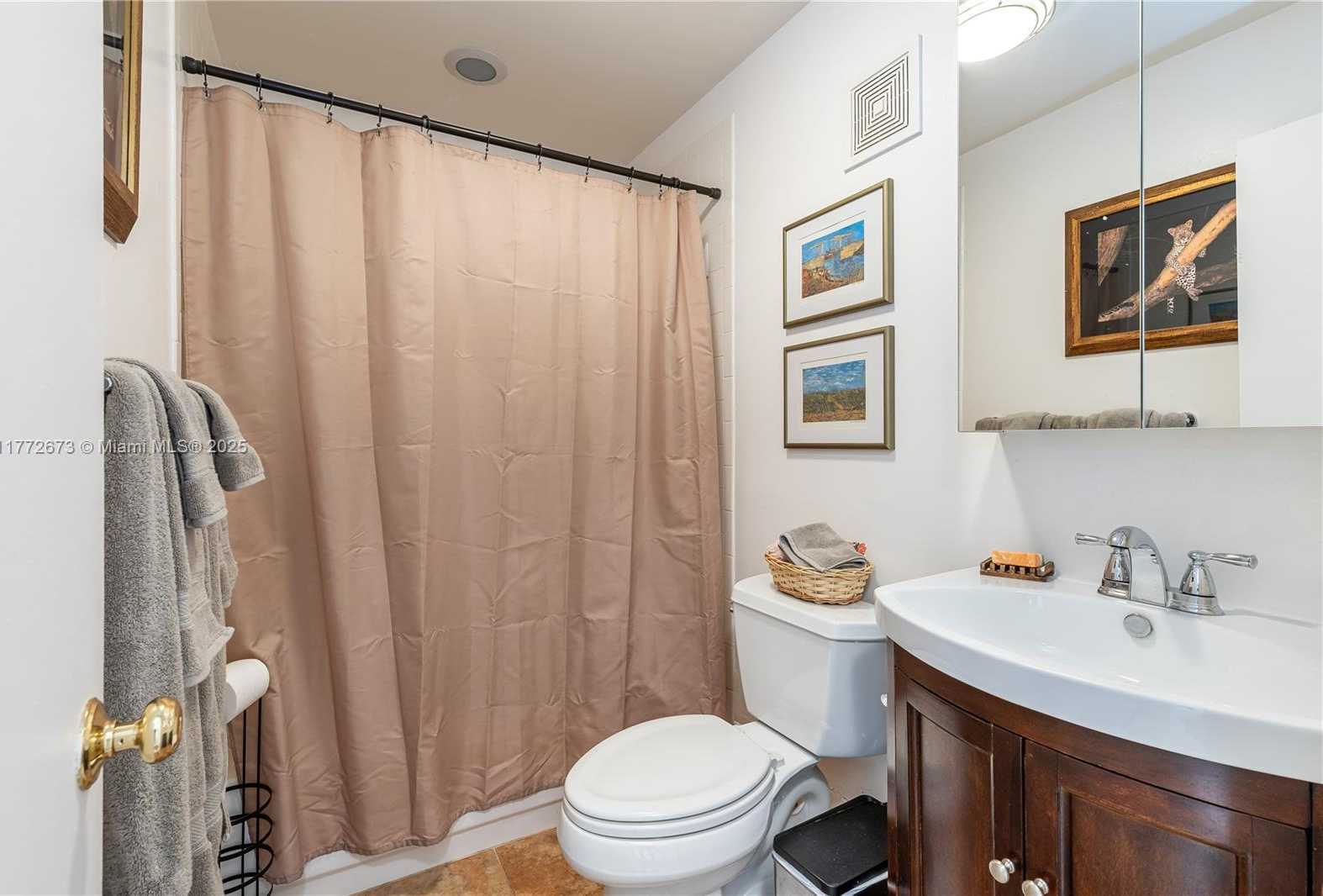 Small Image of 940 BLUE RIDGE WAY, Davie Number 22