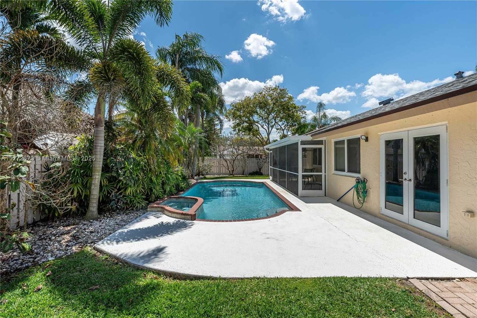 Small Image of 940 BLUE RIDGE WAY, Davie Number 26