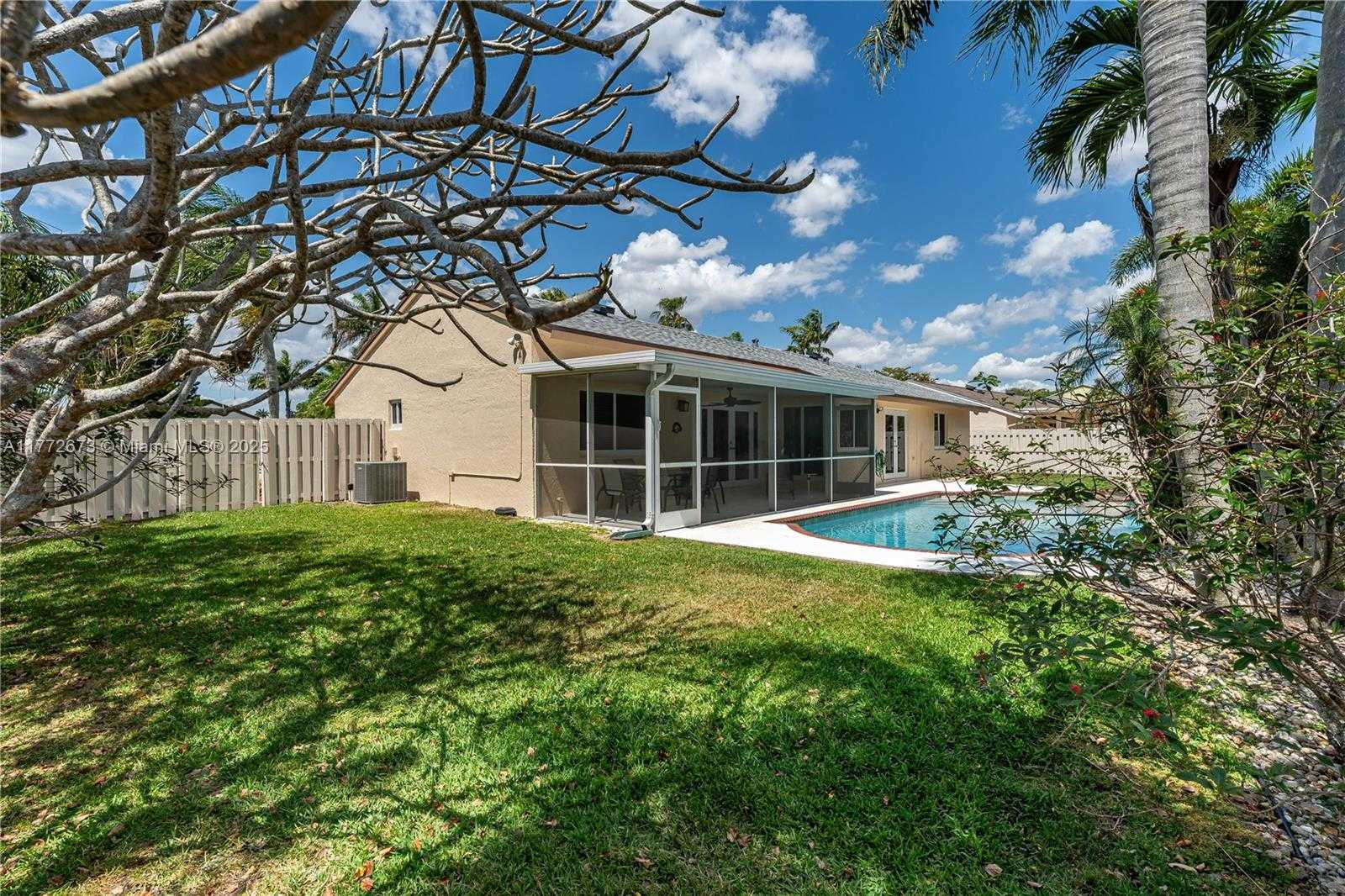 Small Image of 940 BLUE RIDGE WAY, Davie Number 27