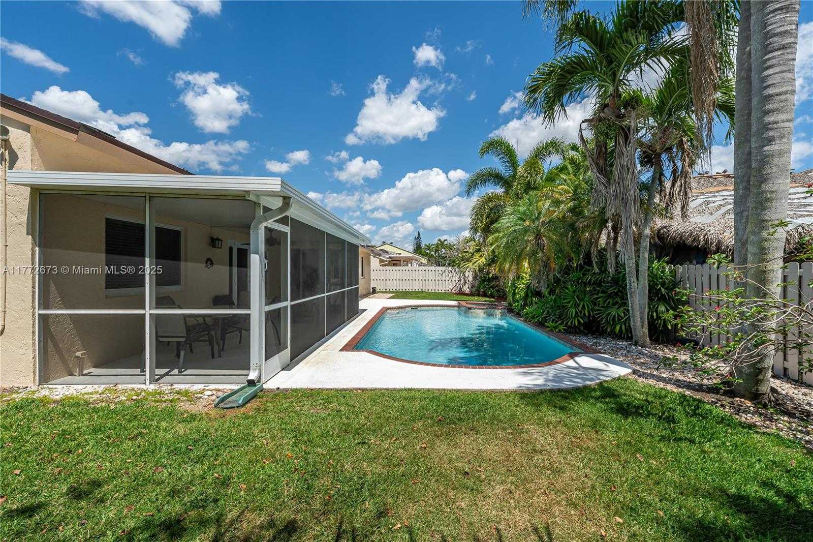 Small Image of 940 BLUE RIDGE WAY, Davie Number 29