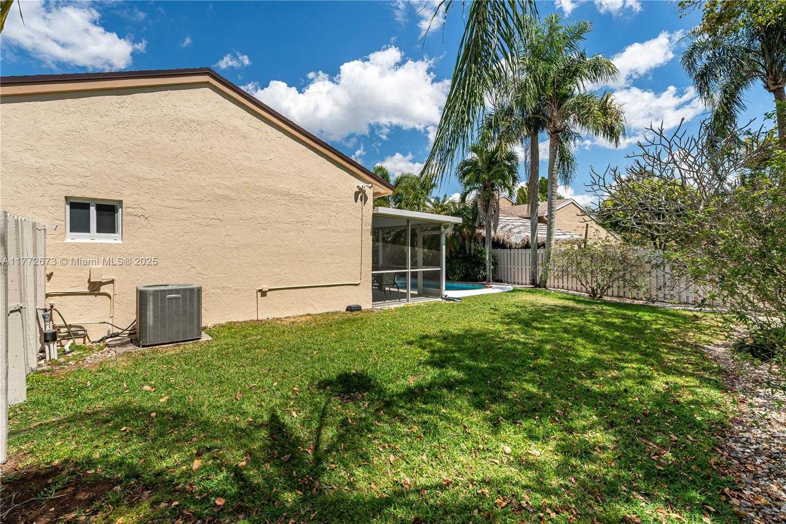 Small Image of 940 BLUE RIDGE WAY, Davie Number 30