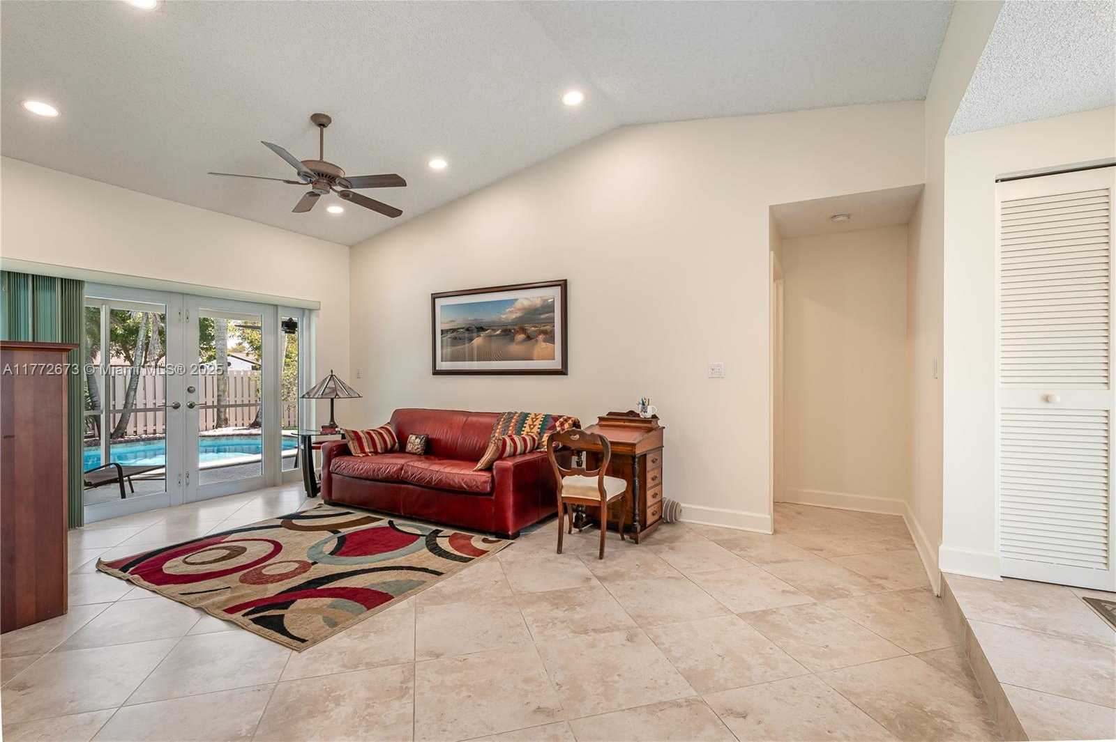 Small Image of 940 BLUE RIDGE WAY, Davie Number 4