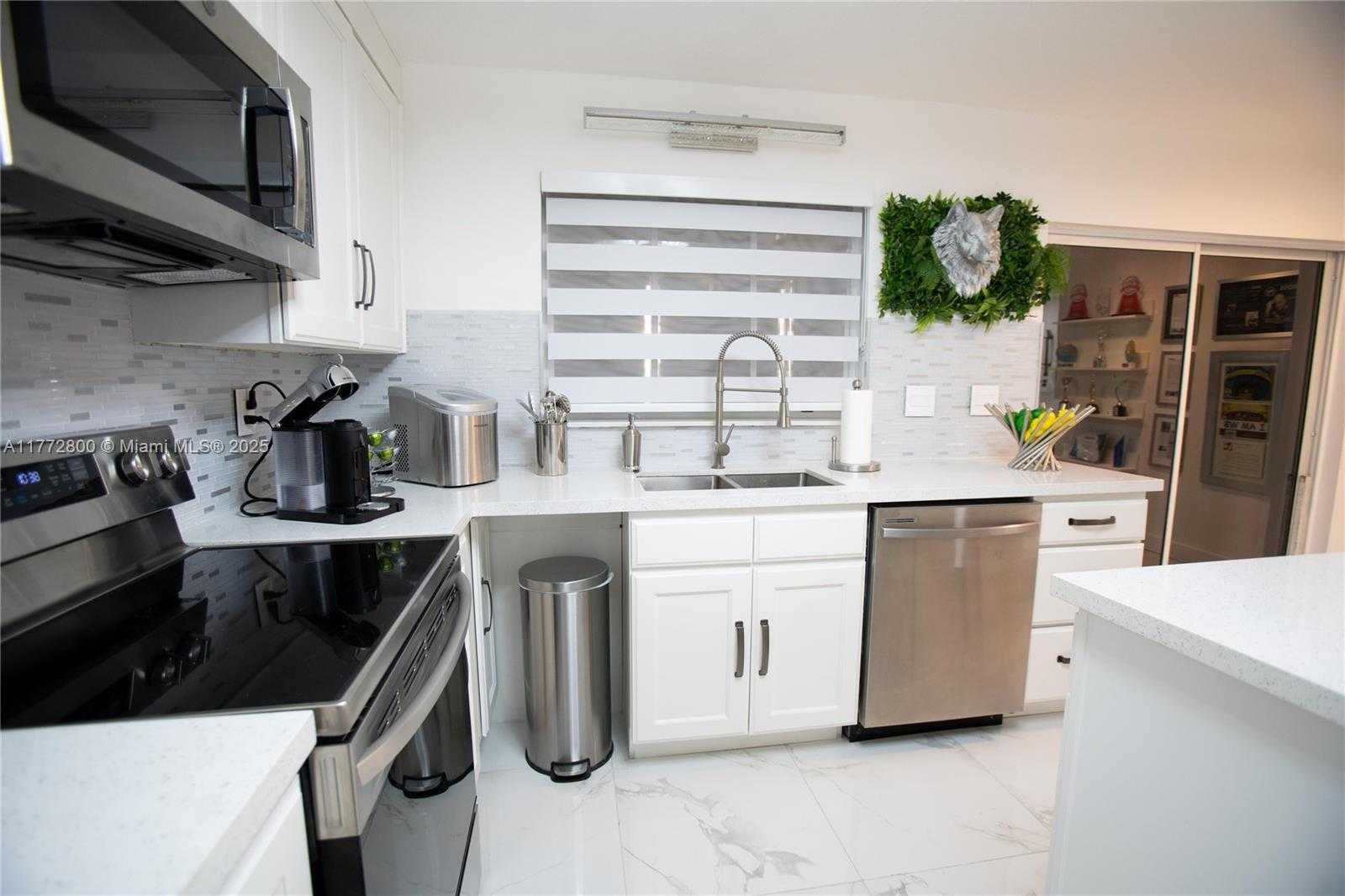 Small Image of 942 NORTH WEST 133RD CT, Miami Number 15
