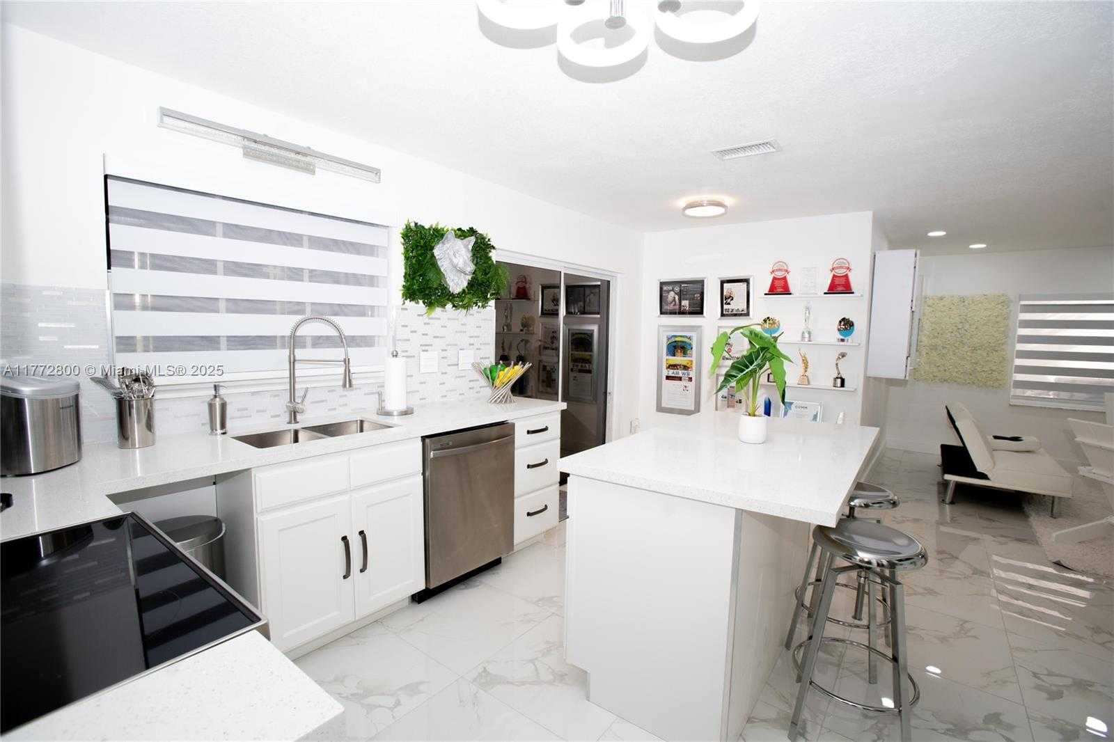 Small Image of 942 NORTH WEST 133RD CT, Miami Number 16