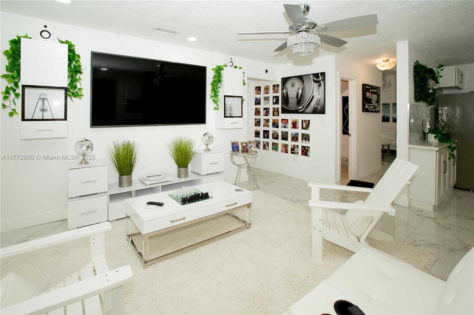 Small Image of 942 NORTH WEST 133RD CT, Miami Number 21