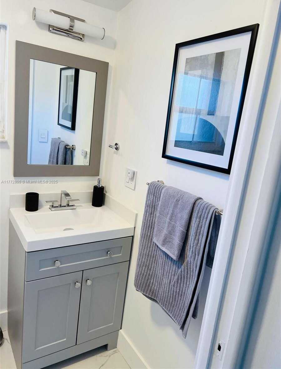 Small Image of 942 NORTH WEST 133RD CT, Miami Number 44