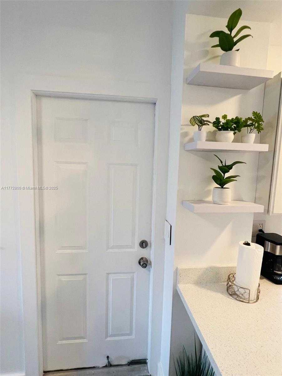 Small Image of 942 NORTH WEST 133RD CT, Miami Number 55
