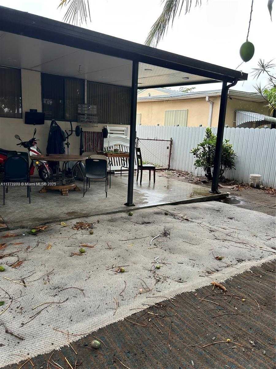 Small Image of 22 EAST 58TH ST, Hialeah Number 10