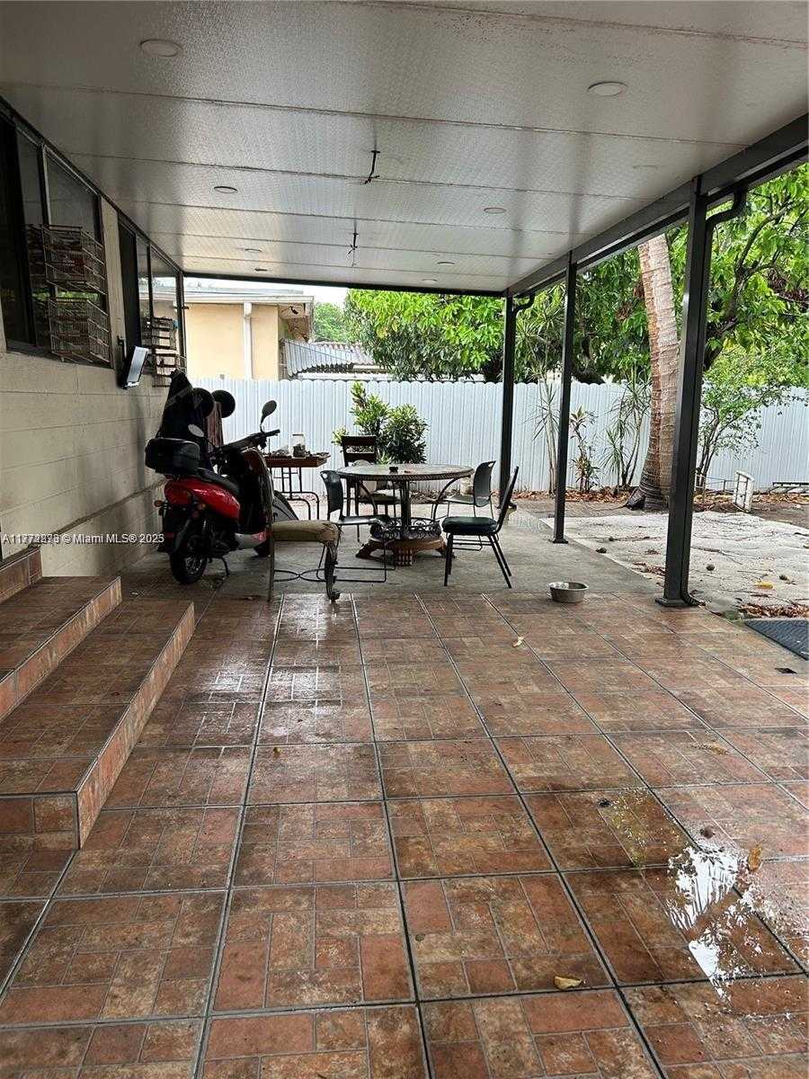 Small Image of 22 EAST 58TH ST, Hialeah Number 11
