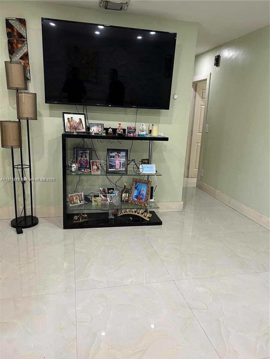 Small Image of 22 EAST 58TH ST, Hialeah Number 15