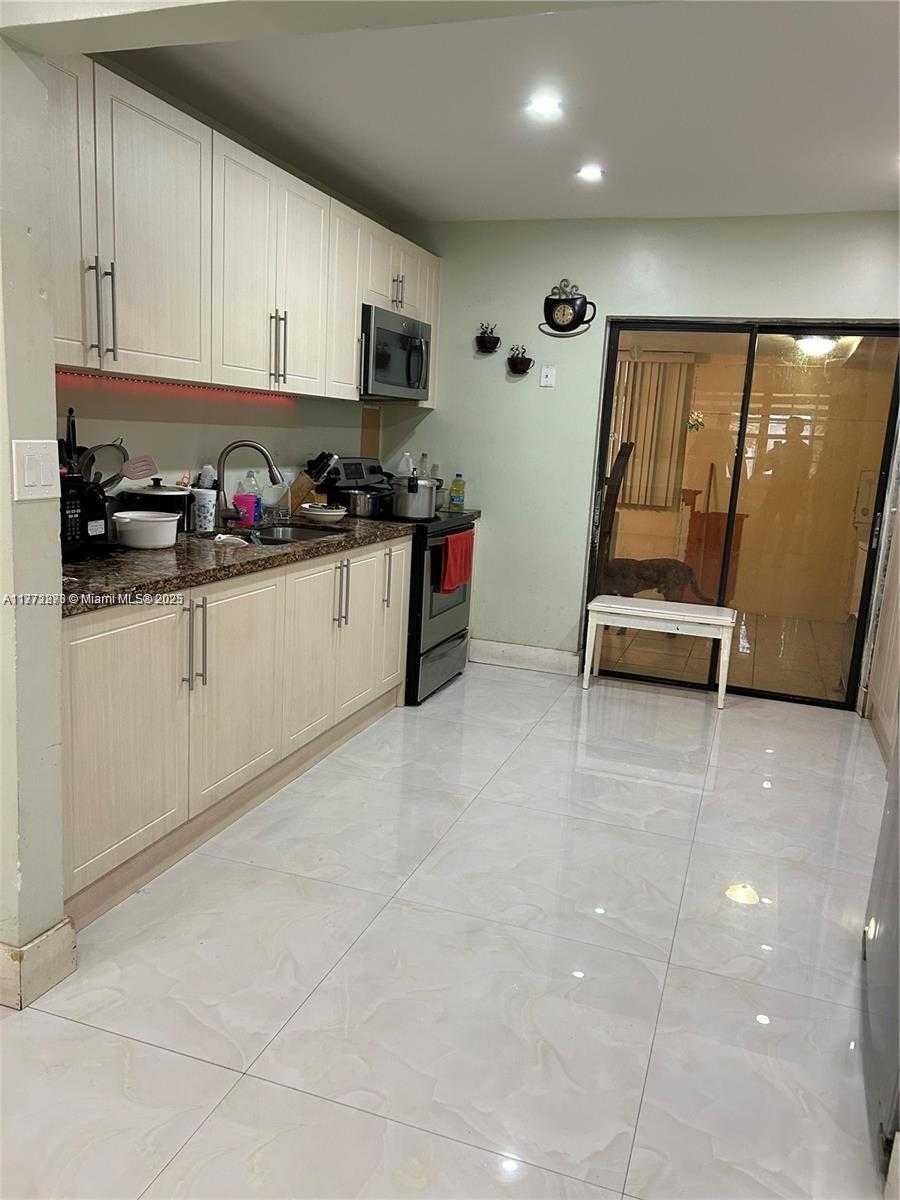 Small Image of 22 EAST 58TH ST, Hialeah Number 6