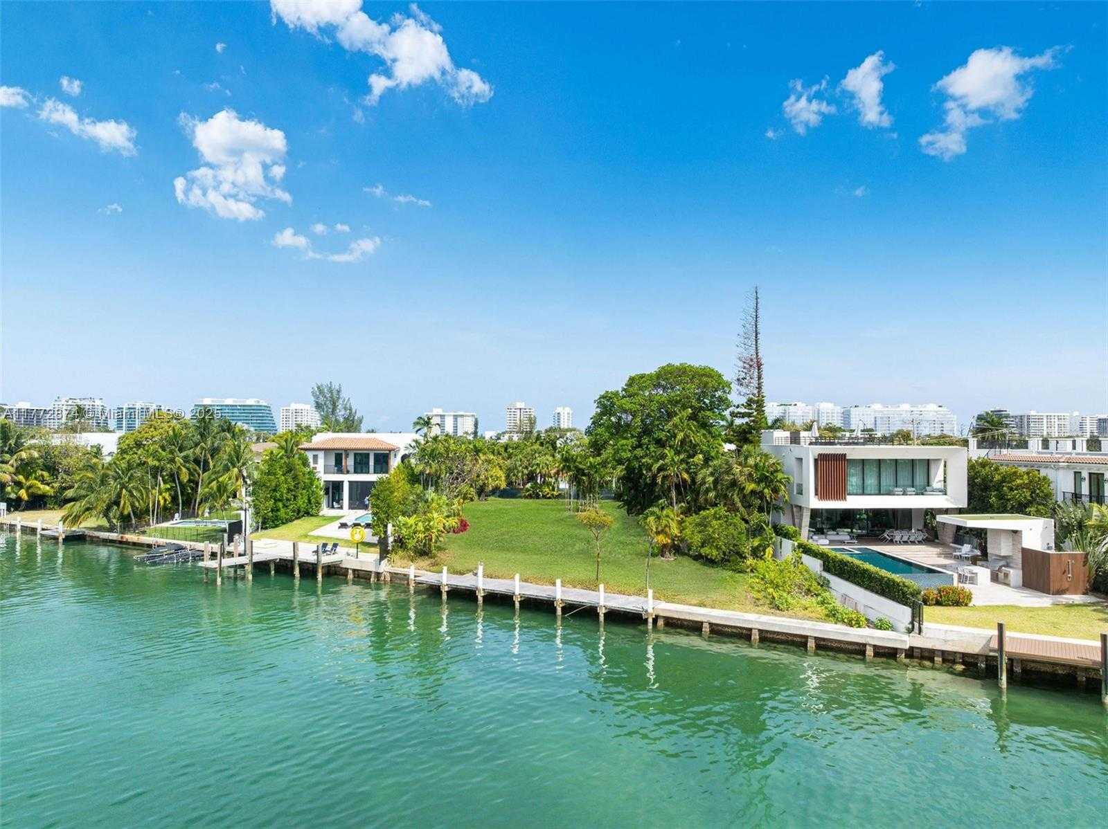Small Image of 9224 BAY DR, Surfside Number 11