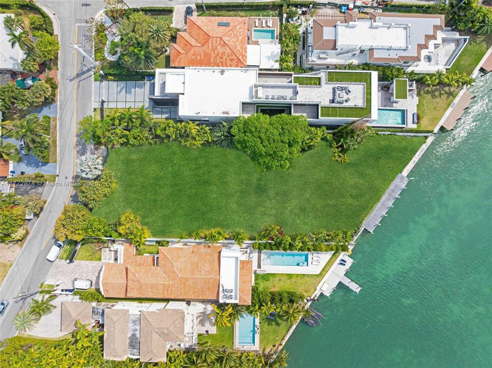 Small Image of 9224 BAY DR, Surfside Number 12