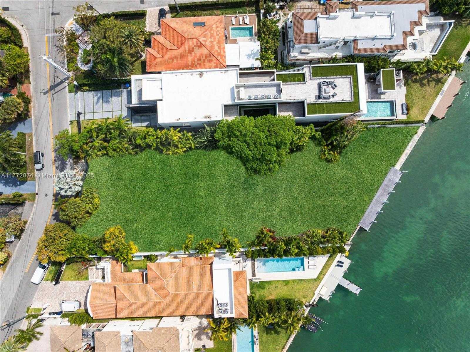 Small Image of 9224 BAY DR, Surfside Number 2
