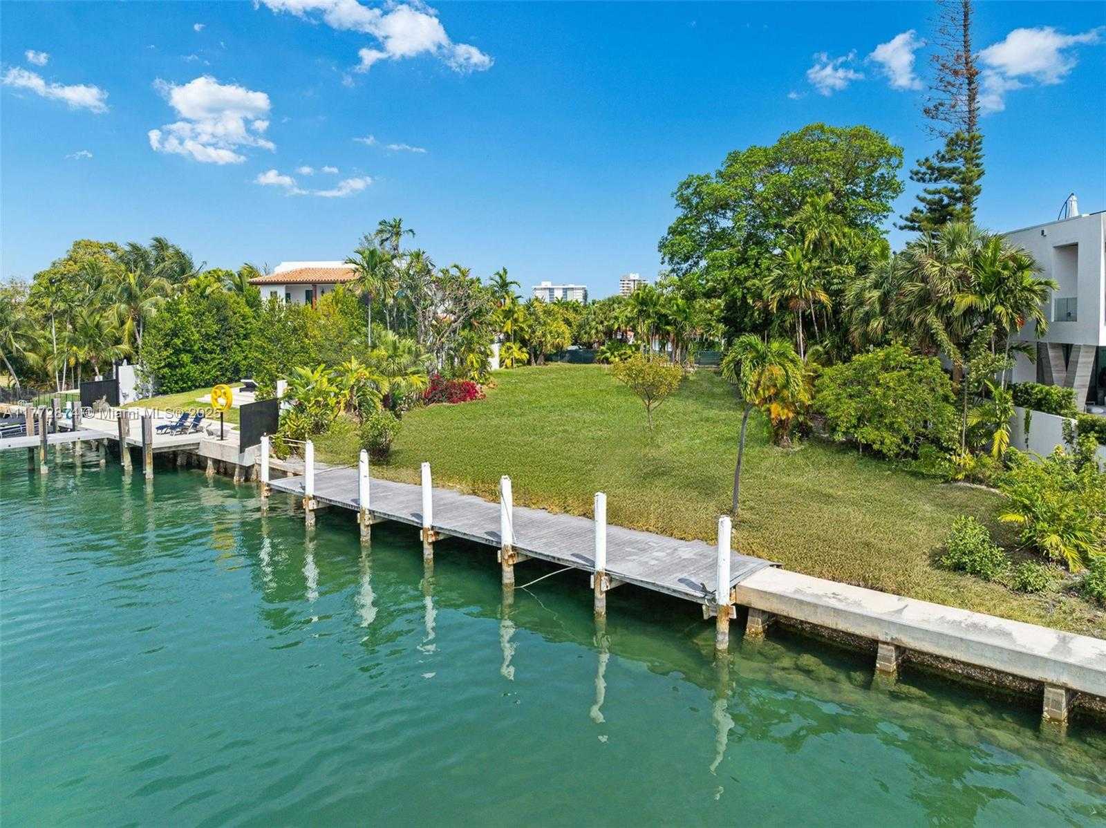 Small Image of 9224 BAY DR, Surfside Number 3