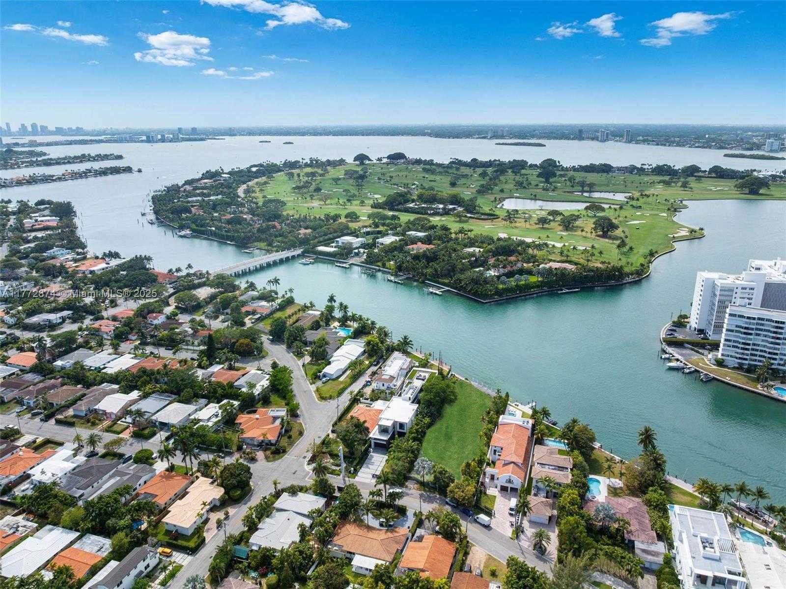 Small Image of 9224 BAY DR, Surfside Number 4
