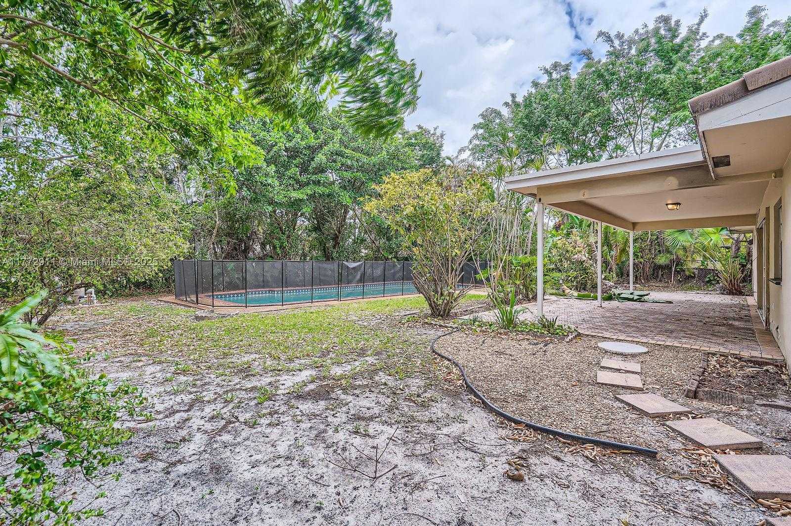 Small Image of 7301 NORTH WEST 11TH ST, Plantation Number 27