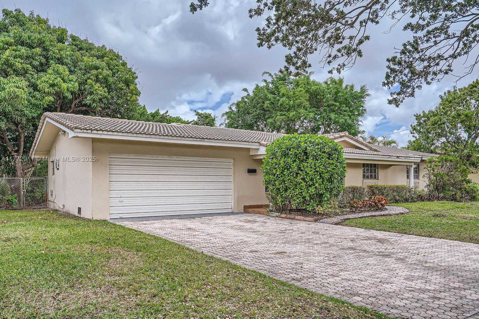 Small Image of 7301 NORTH WEST 11TH ST, Plantation Number 3