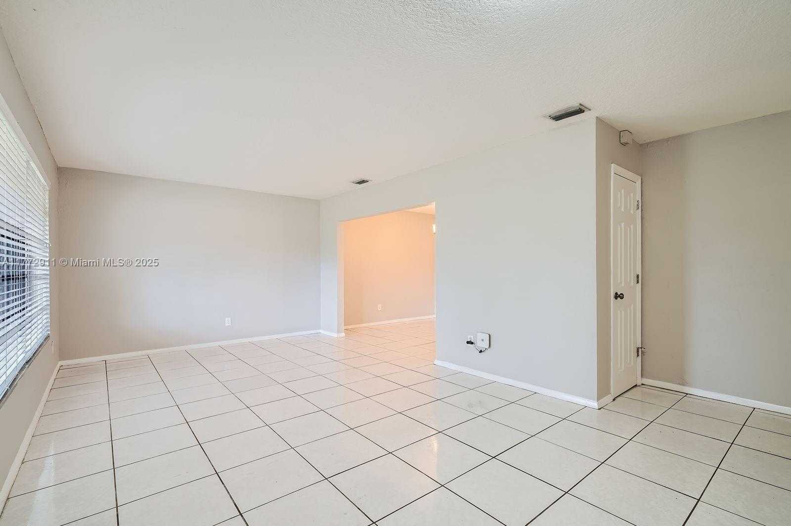 Small Image of 7301 NORTH WEST 11TH ST, Plantation Number 4