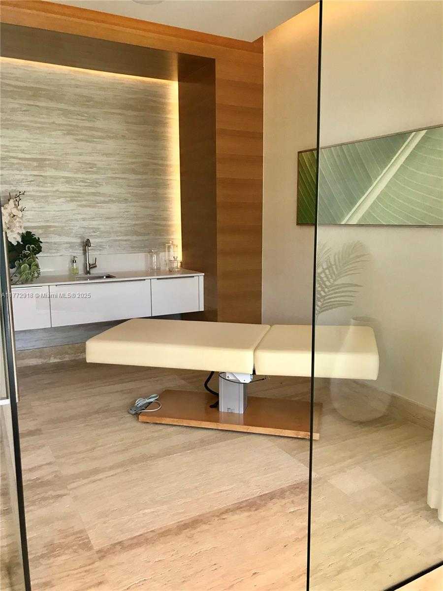 Small Image of 16385 BISCAYNE BLVD UNIT 1902, North Miami Beach Number 16