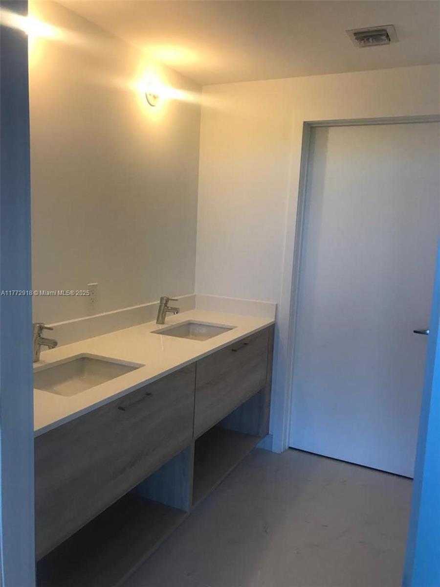 Small Image of 16385 BISCAYNE BLVD UNIT 1902, North Miami Beach Number 7