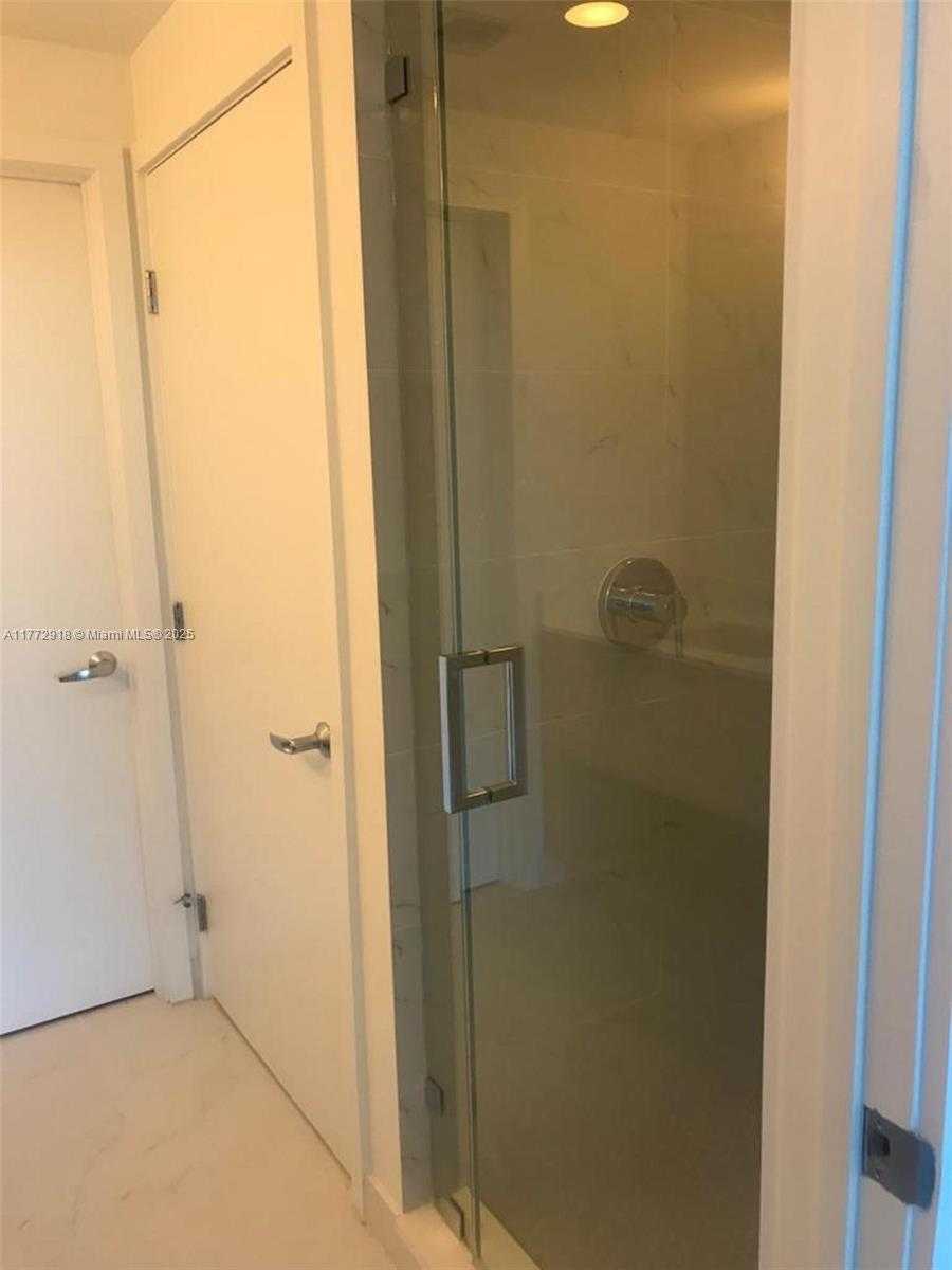 Small Image of 16385 BISCAYNE BLVD UNIT 1902, North Miami Beach Number 8