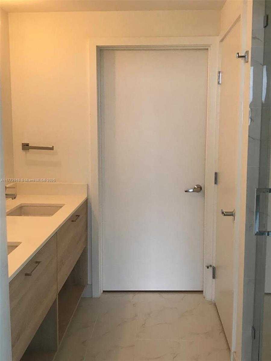 Small Image of 16385 BISCAYNE BLVD UNIT 1902, North Miami Beach Number 9