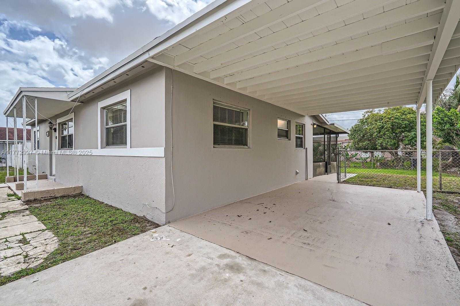 Small Image of 2440 NORTH WEST 208TH ST, Miami Gardens Number 28