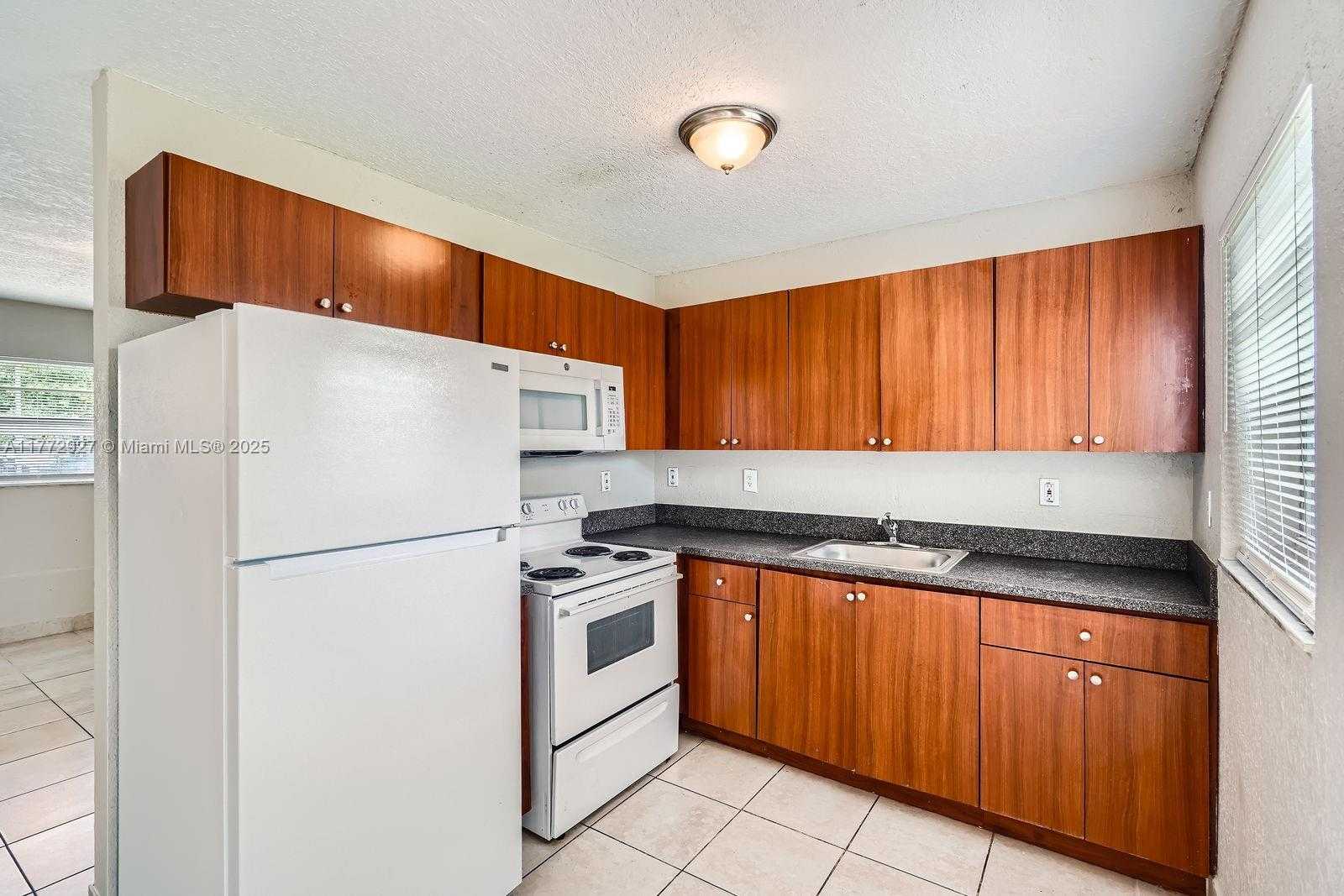 Small Image of 2440 NORTH WEST 208TH ST, Miami Gardens Number 8