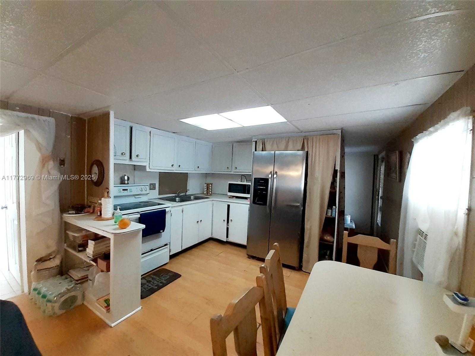 Small Image of 8551 SOUTH WEST 18TH PL, Davie Number 10