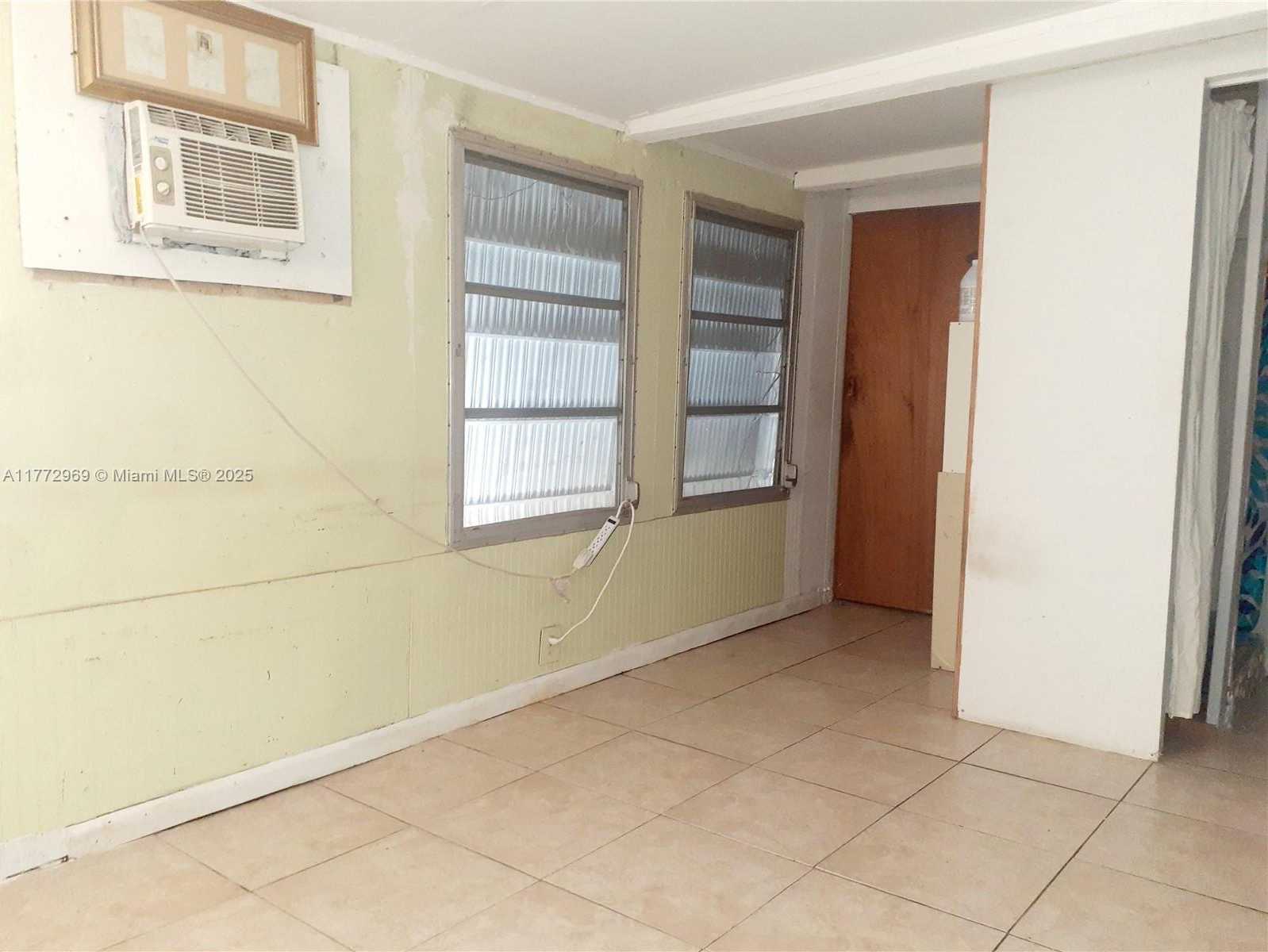 Small Image of 8551 SOUTH WEST 18TH PL, Davie Number 13