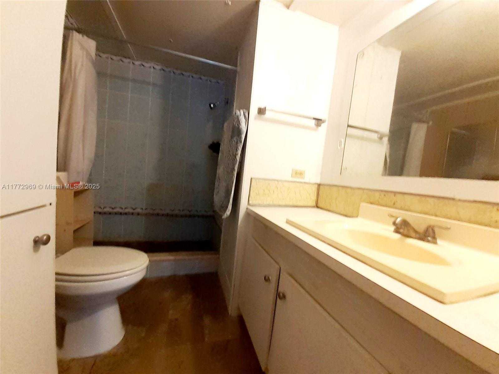 Small Image of 8551 SOUTH WEST 18TH PL, Davie Number 14