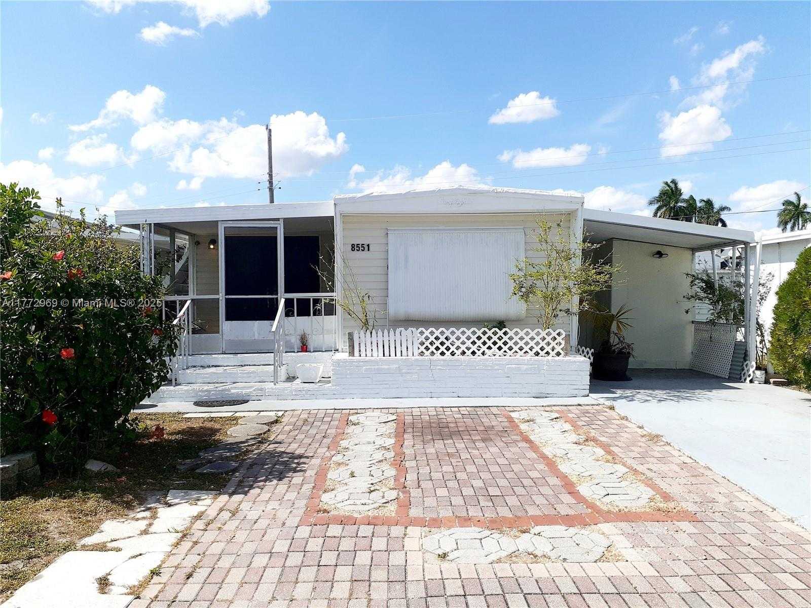 Small Image of 8551 SOUTH WEST 18TH PL, Davie Number 17