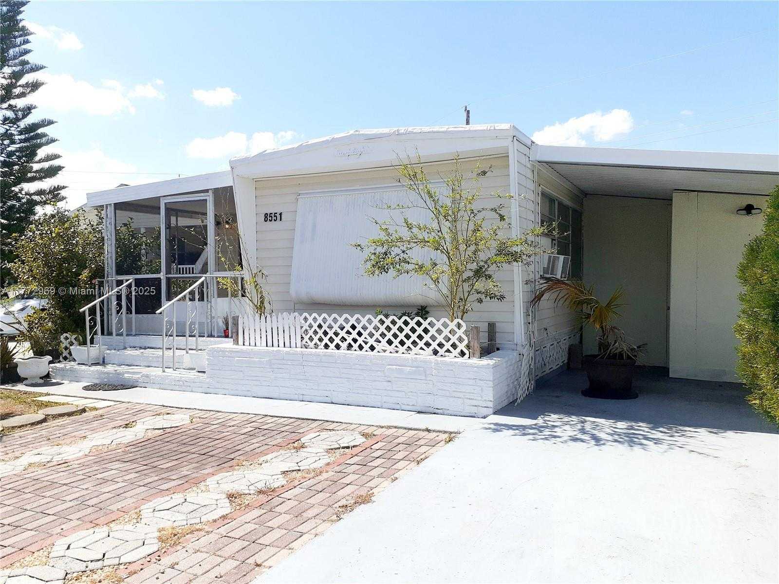 Small Image of 8551 SOUTH WEST 18TH PL, Davie Number 19