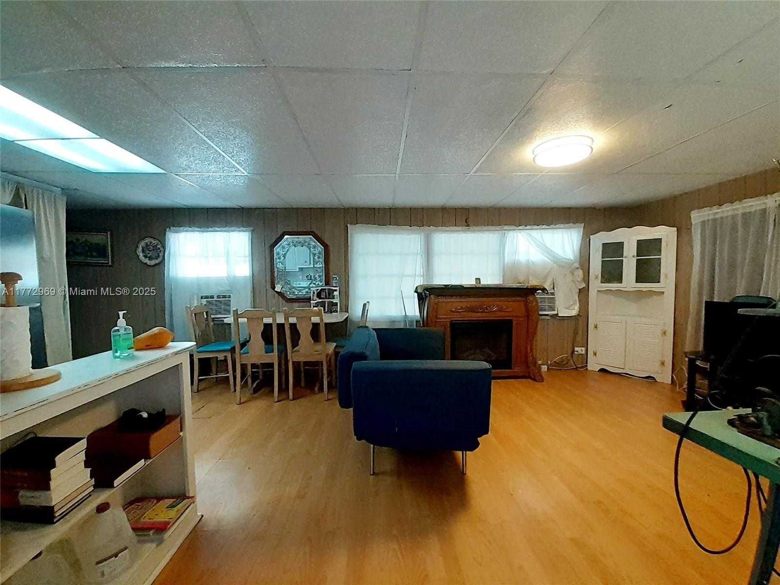 Small Image of 8551 SOUTH WEST 18TH PL, Davie Number 4