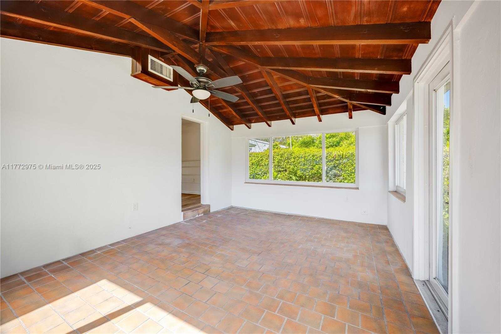 Small Image of 385 NORTH EAST 117TH ST, Miami Number 11