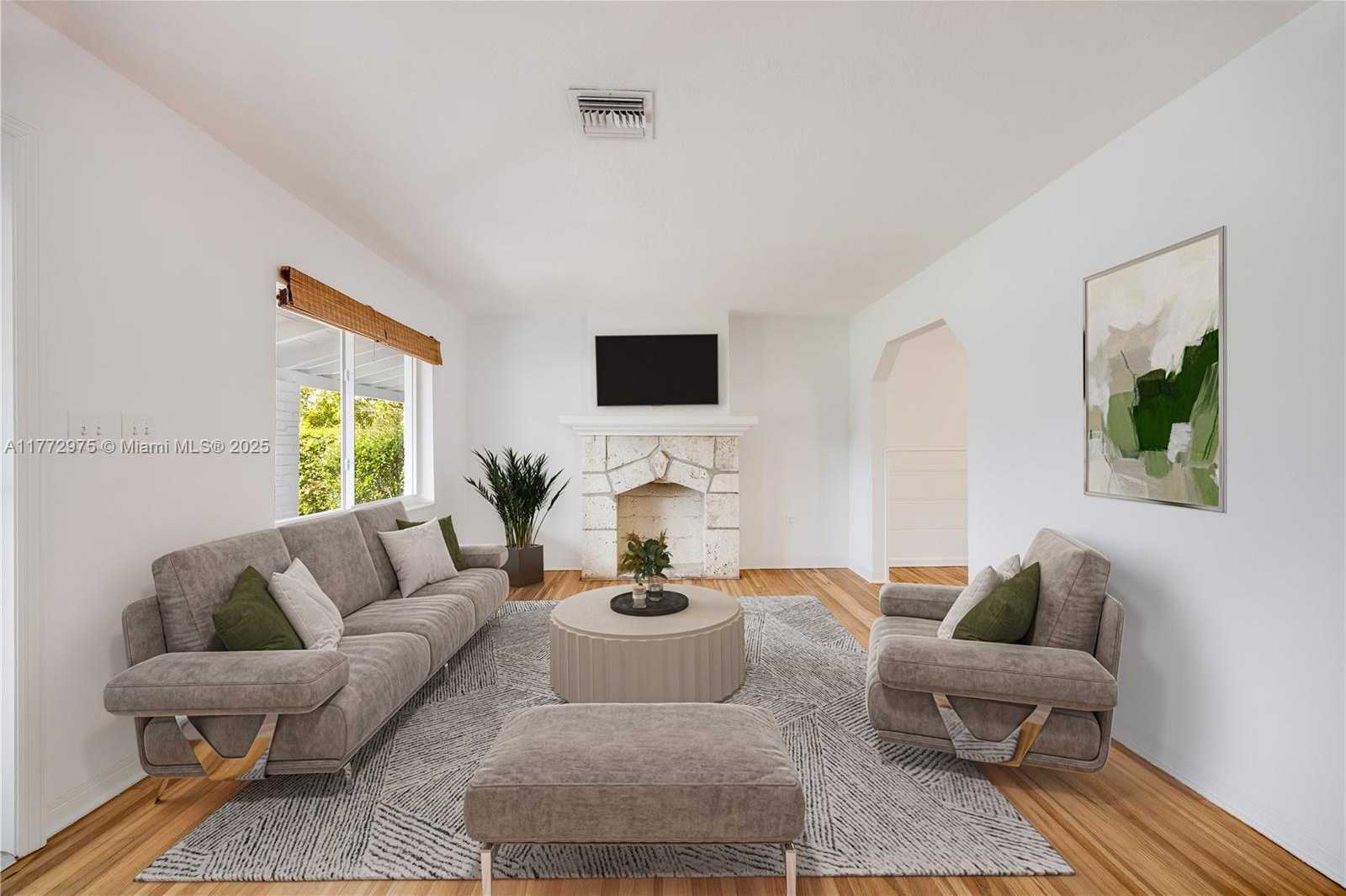 Small Image of 385 NORTH EAST 117TH ST, Miami Number 2