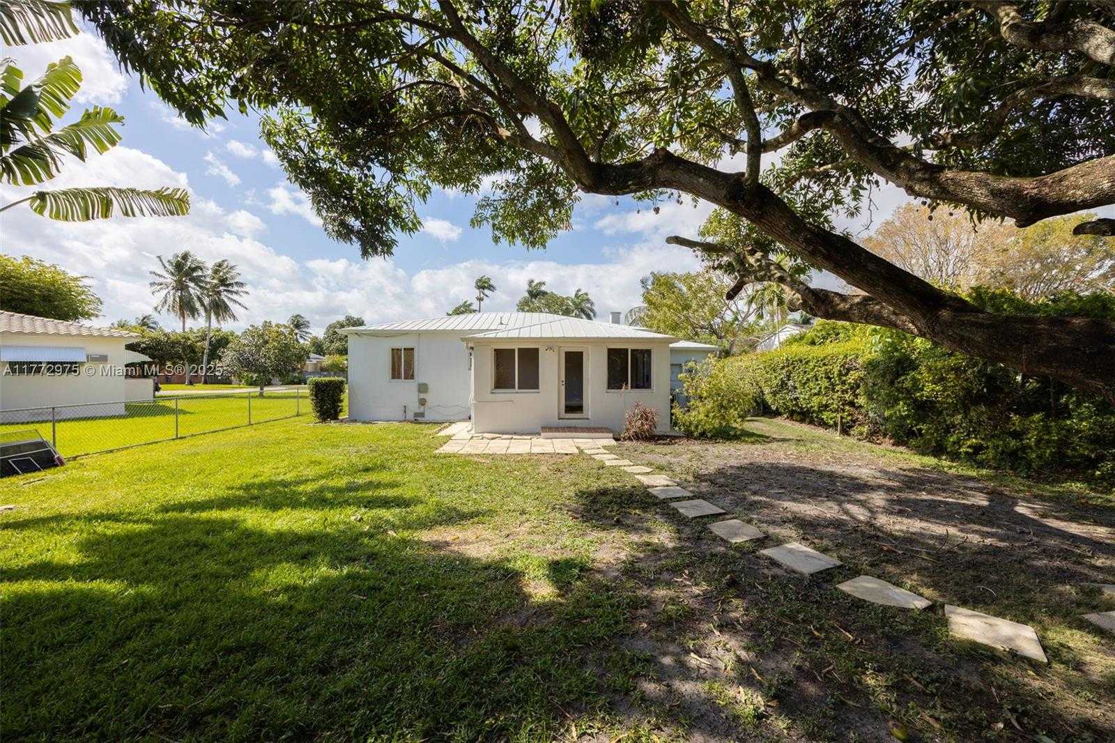 Small Image of 385 NORTH EAST 117TH ST, Miami Number 20
