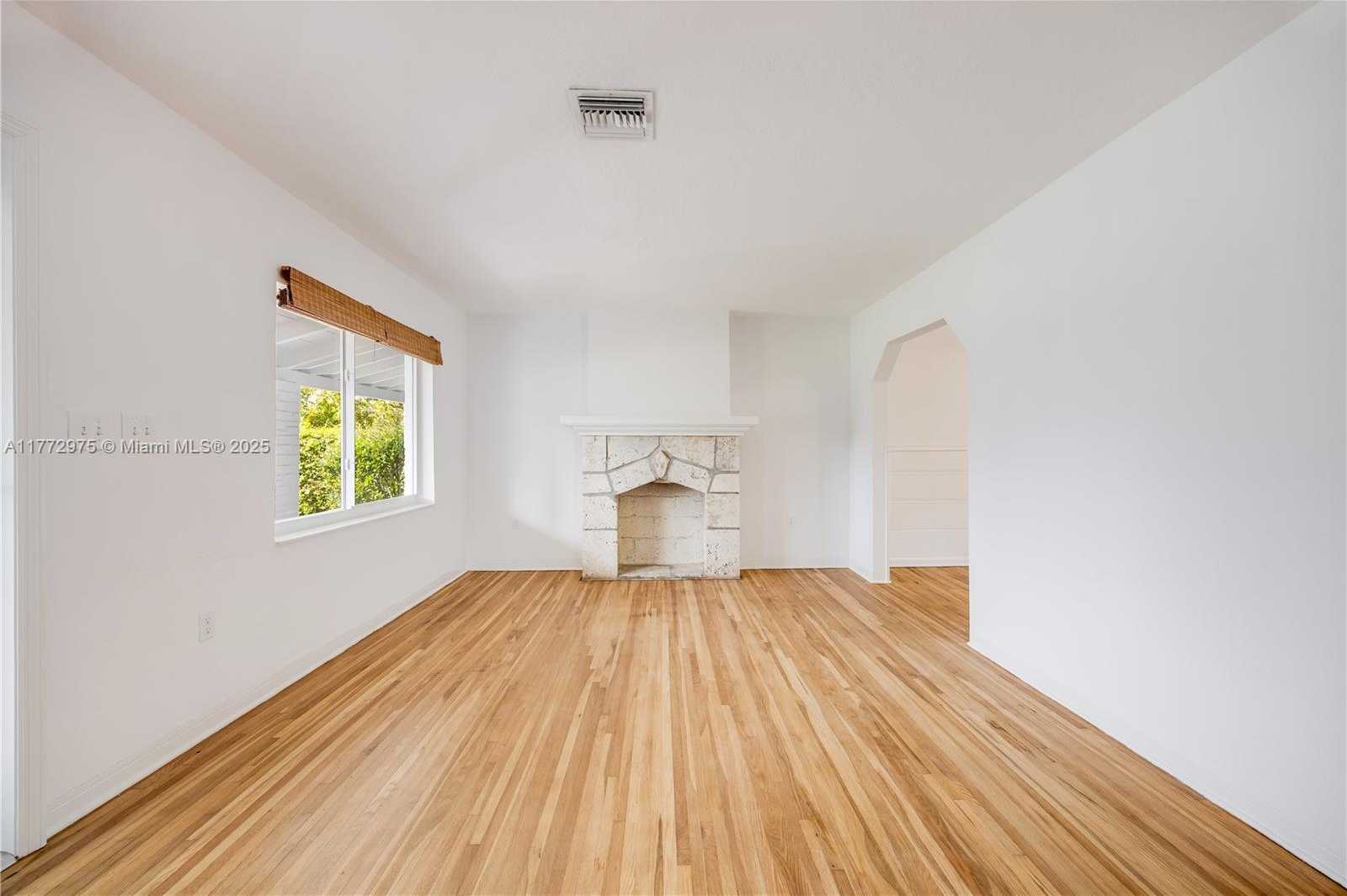 Small Image of 385 NORTH EAST 117TH ST, Miami Number 3