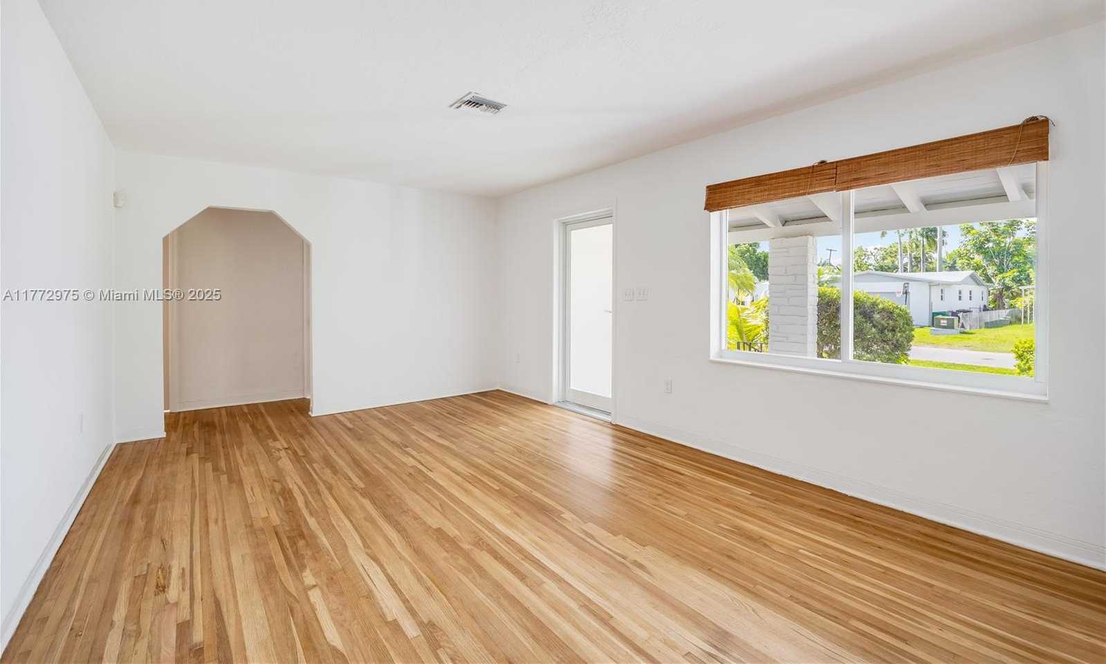 Small Image of 385 NORTH EAST 117TH ST, Miami Number 5