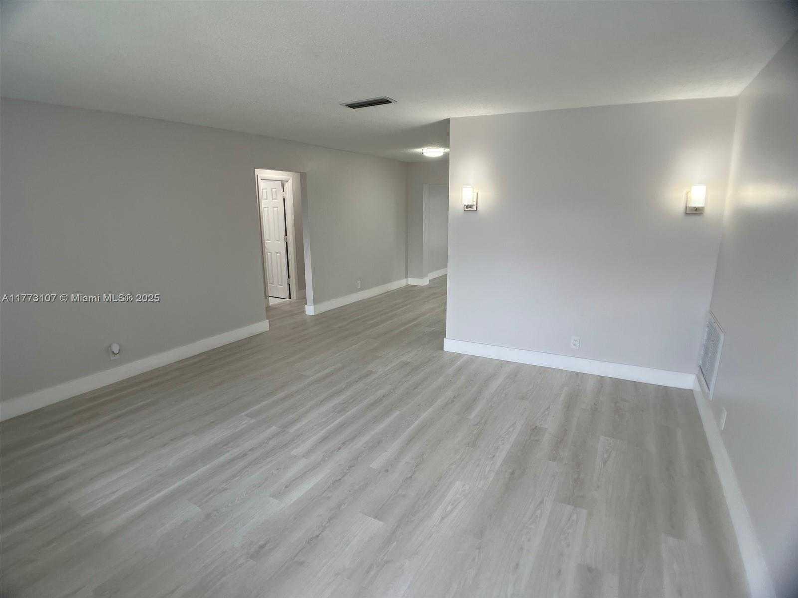 Small Image of 6990 NORTH WEST 17TH ST, Margate Number 3