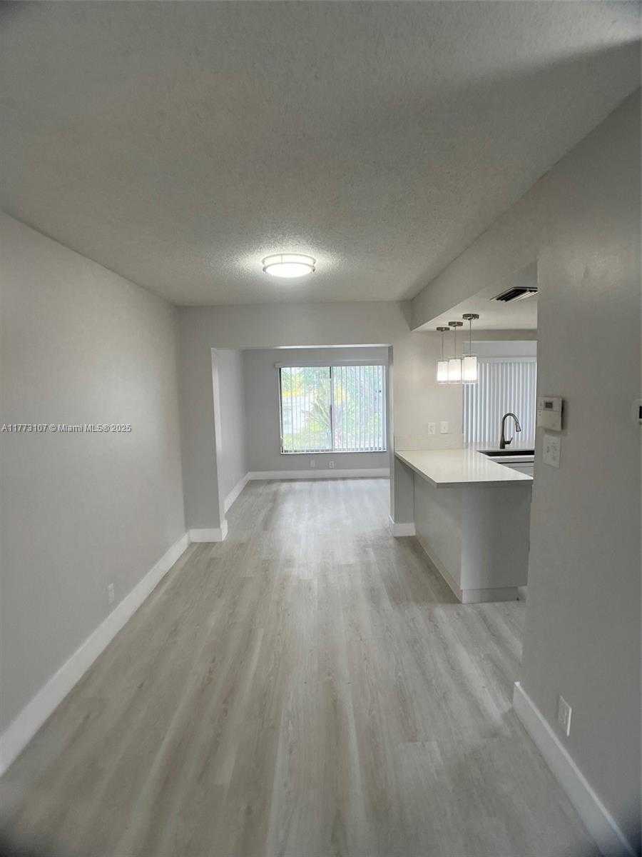 Small Image of 6990 NORTH WEST 17TH ST, Margate Number 5