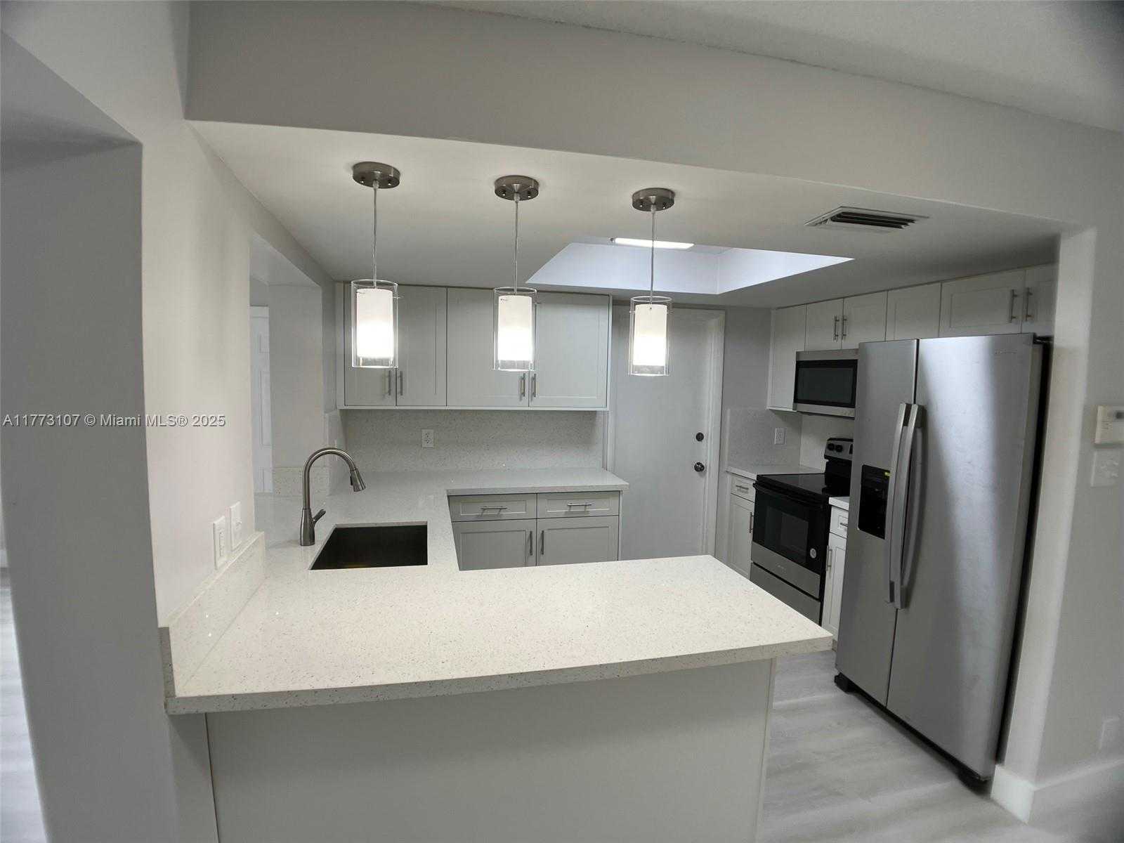 Small Image of 6990 NORTH WEST 17TH ST, Margate Number 7