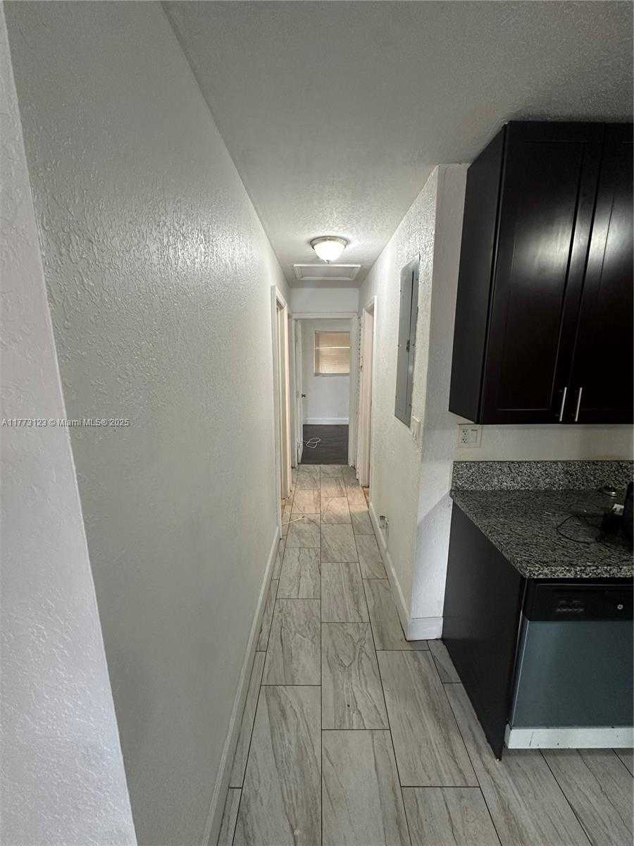 Small Image of 570 NORTH WEST 18TH ST, Pompano Beach Number 5