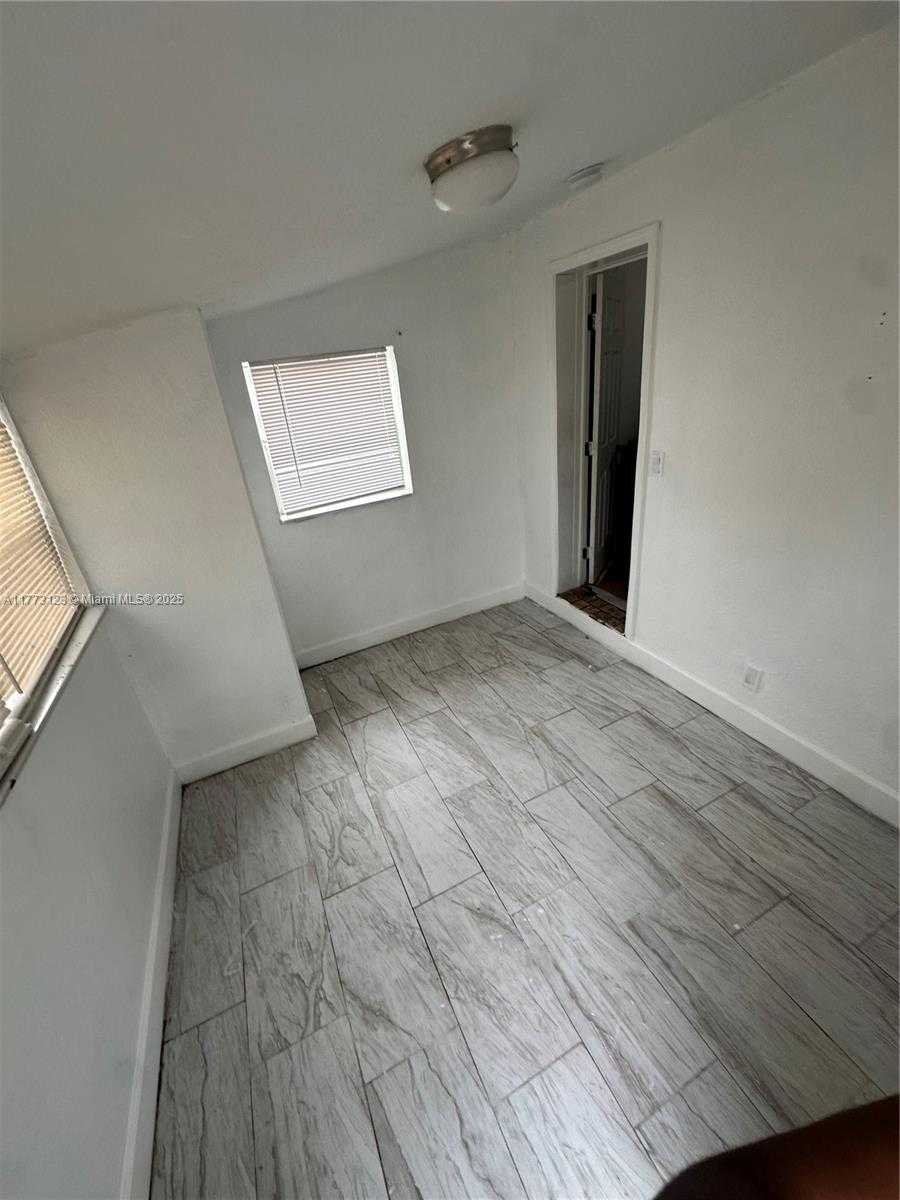 Small Image of 570 NORTH WEST 18TH ST, Pompano Beach Number 6