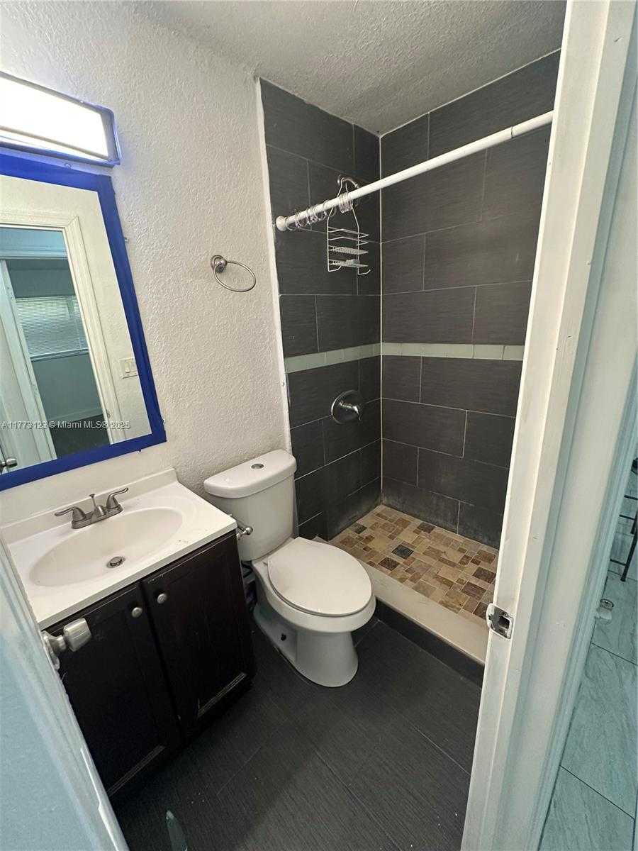 Small Image of 570 NORTH WEST 18TH ST, Pompano Beach Number 9