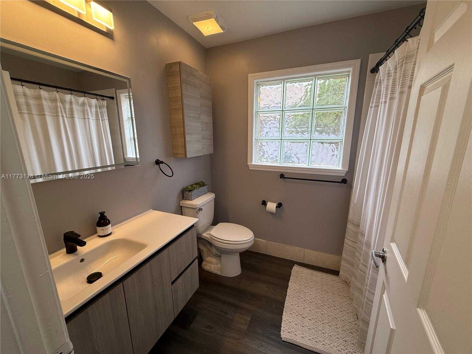 Small Image of 11781 SOUTH WEST 7TH ST, Pembroke Pines Number 15