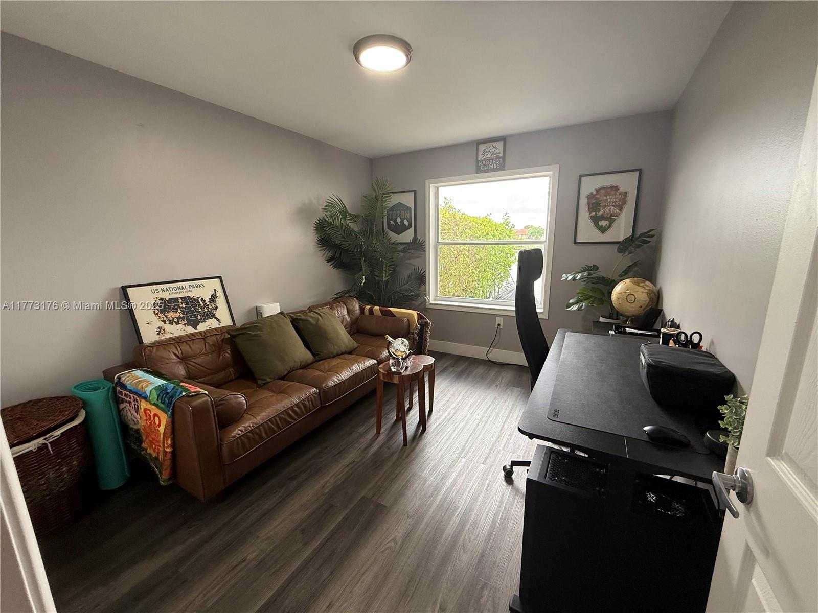 Small Image of 11781 SOUTH WEST 7TH ST, Pembroke Pines Number 16